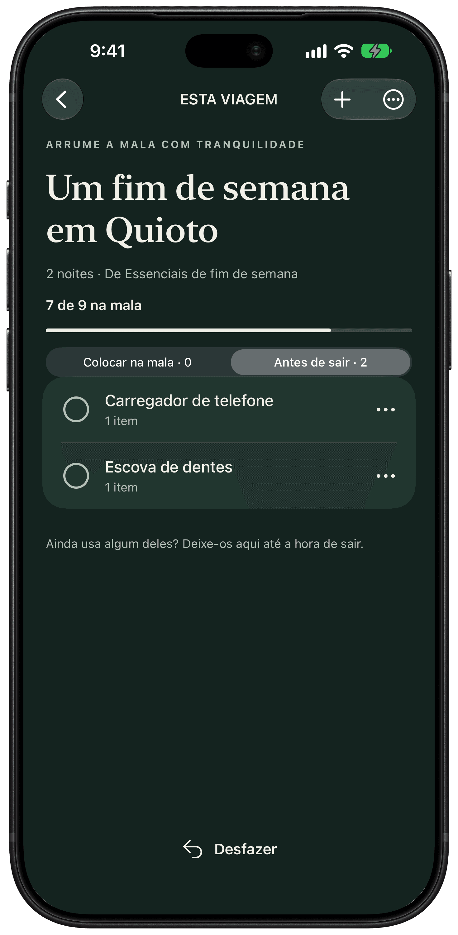 A lista “Antes de sair” separa um carregador e uma escova de dentes dos itens que já estão na mala.